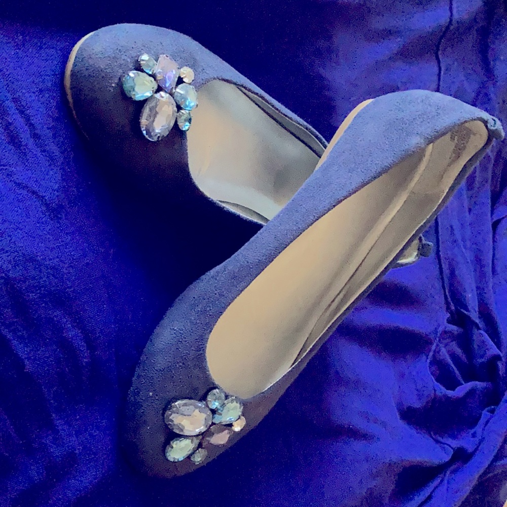 Cute blue jewel flat